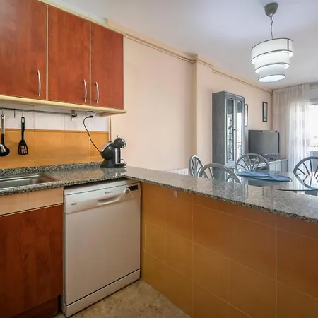 R129 Con Terraza Y Piscina Comunitaria Cerca De La Playa