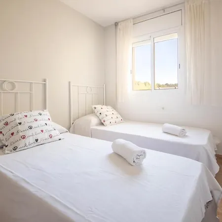 R129 Con Terraza Y Piscina Comunitaria Cerca De La Playa Calafell