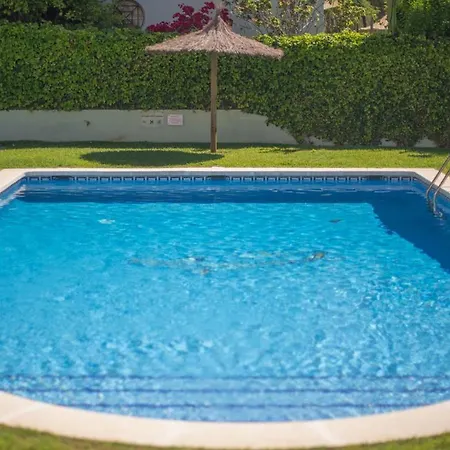 R129 Con Terraza Y Piscina Comunitaria Cerca De La Playa Lägenhet